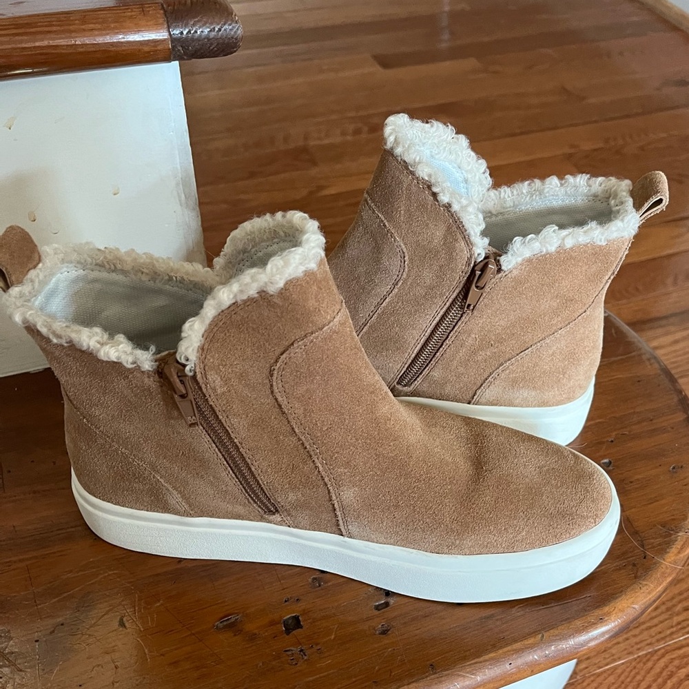 SOLE SOCIETY Teagan Sneakers in Walnut - Picture 5 of 9